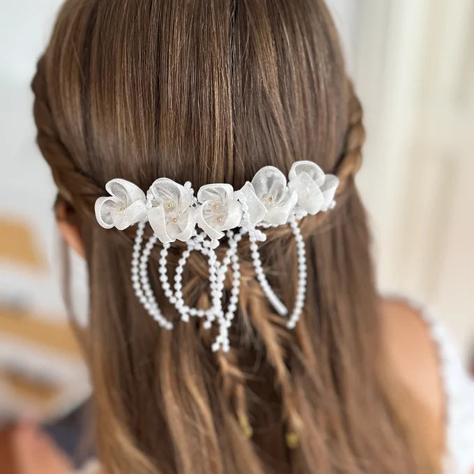 Kommunion Haarschmuck mit zarte Blumen und zarten Perlen-Bändern