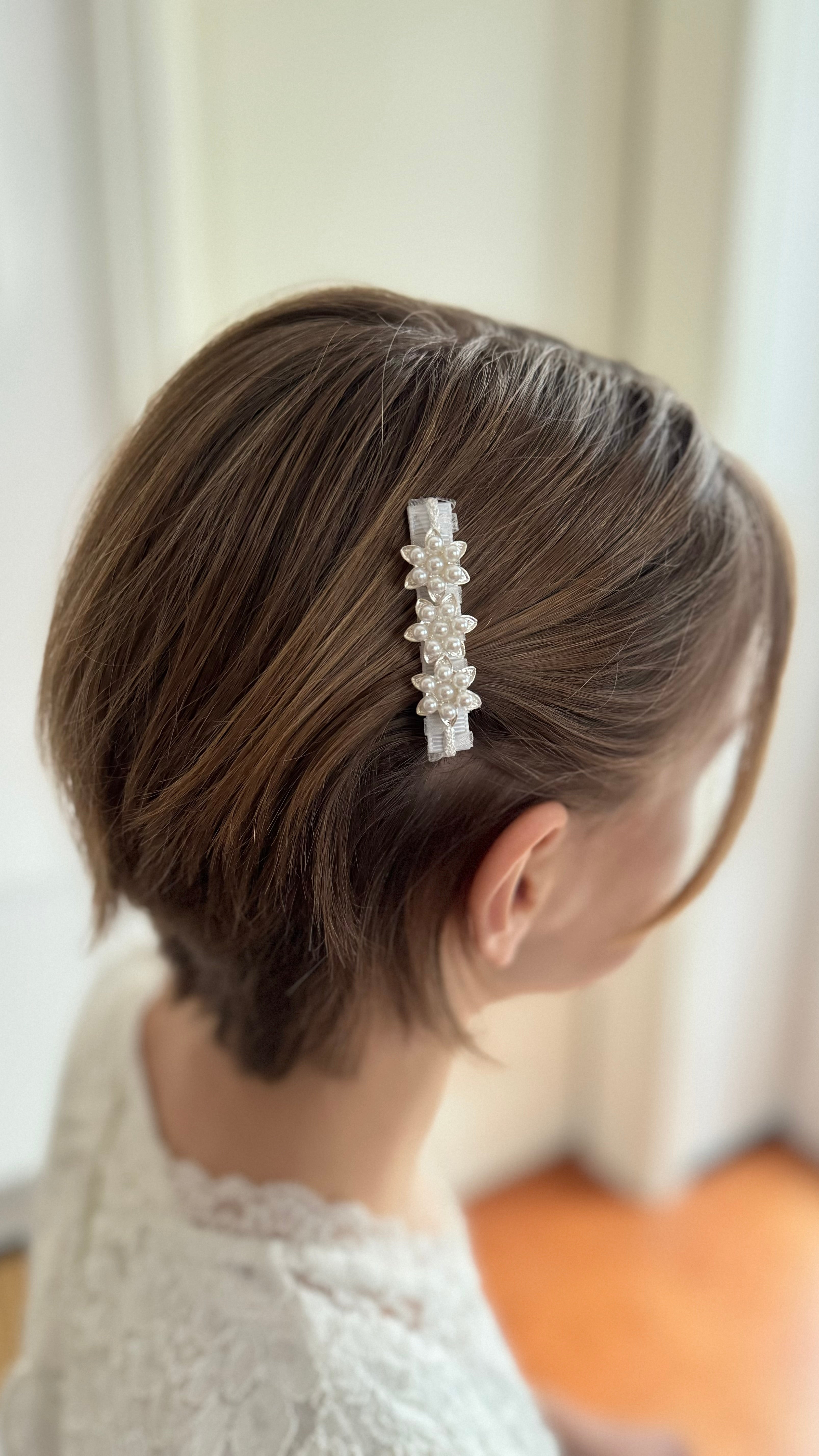 Perlen Haarklammer Kommunion – Zarte Haarklammern mit Perlenblüten