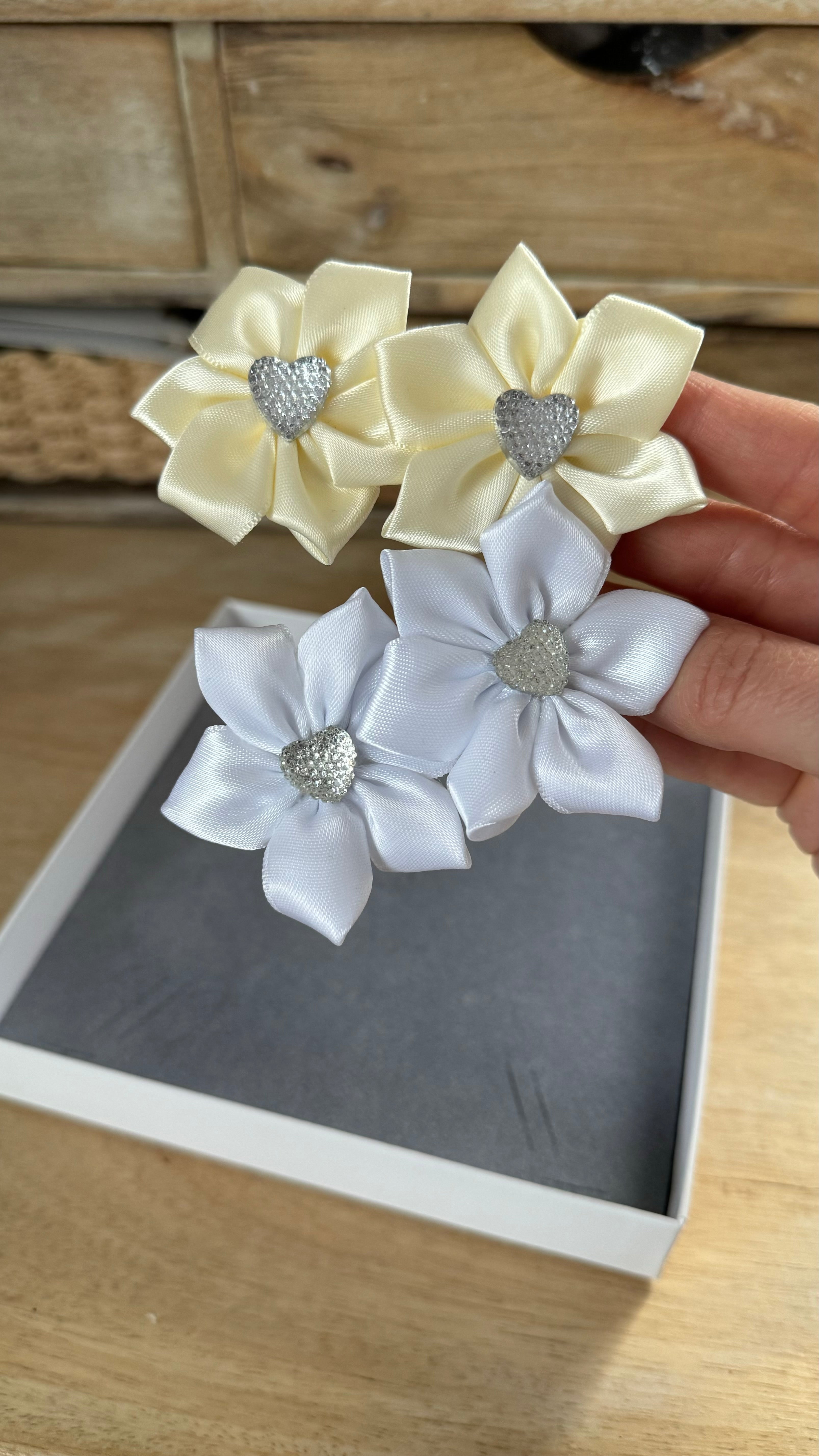 Haarschmuck Kommunion – Edle Haarklammer in Weiß oder Ivory