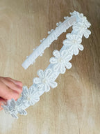 Blumen Haarreif Kommunion – Weiße/Ivory Blütenspitze & Perle