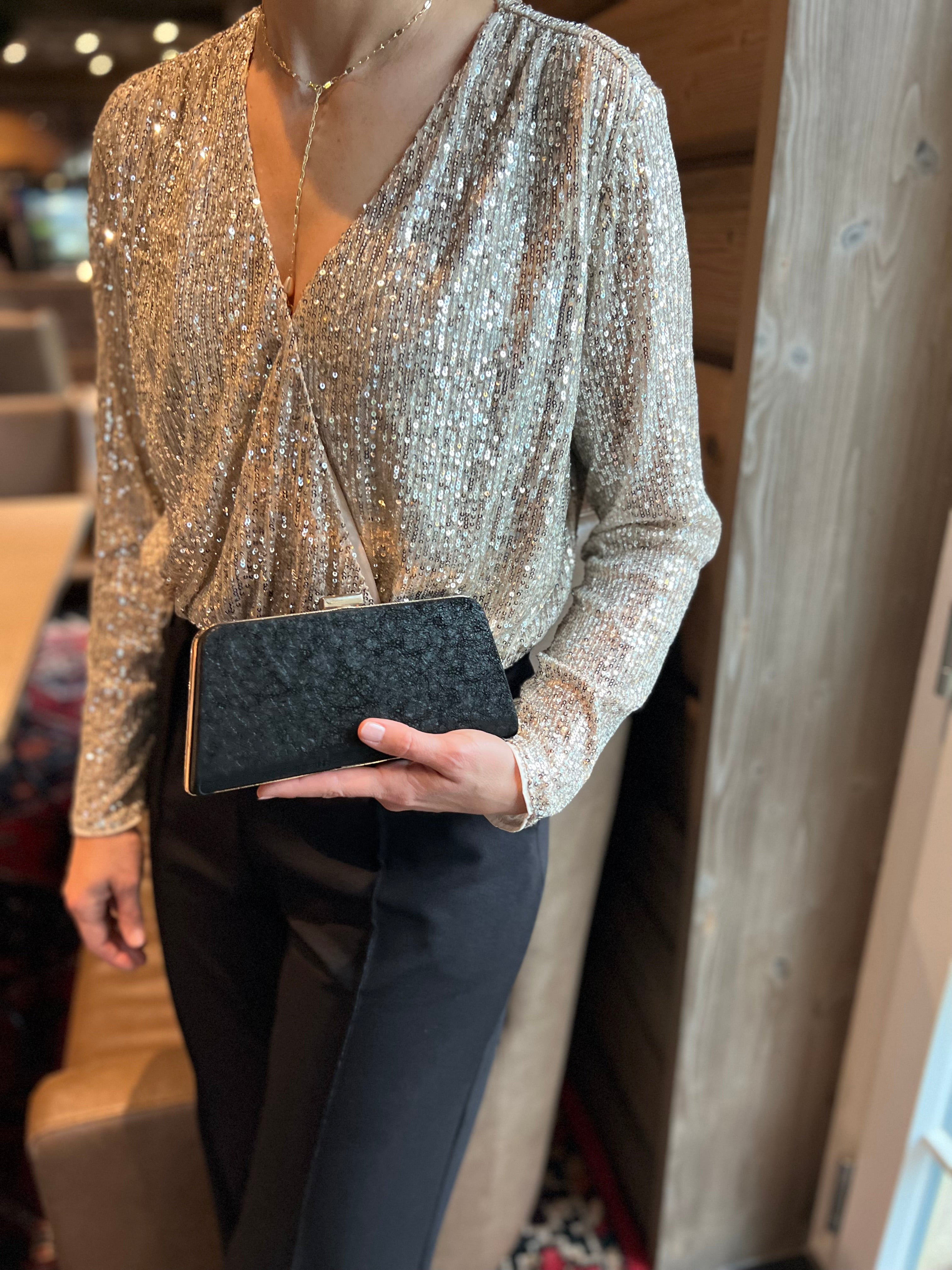 Schwarze Clutch – Elegante Abendtasche mit goldener Kette für Damen