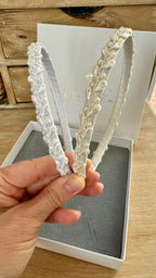 Haarreif Kommunion – Zarter Haarschmuck mit Spitze und Perlen