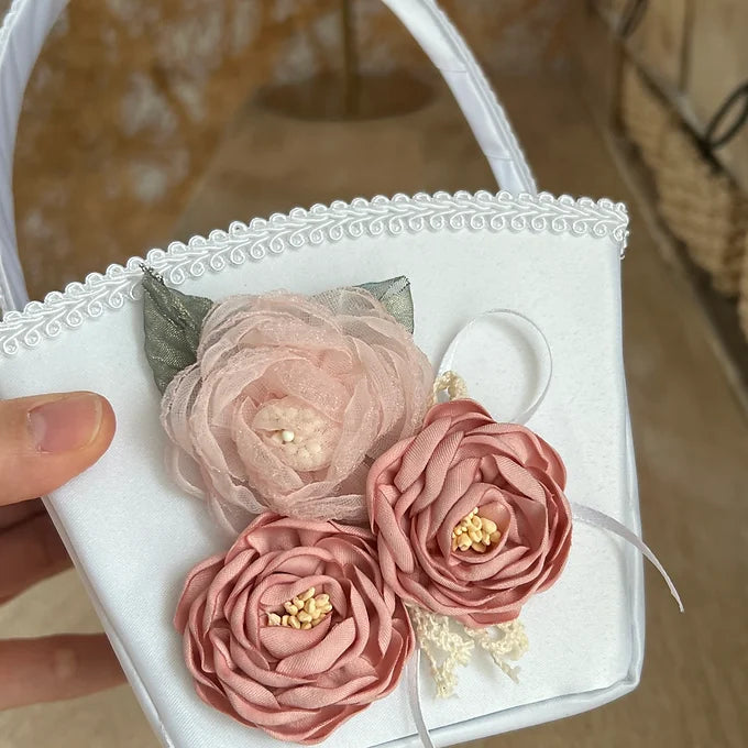 Hochzeitskörbchen aus Satin, Blumenkörbchen Hochzeit, Korb für Blumenkinder