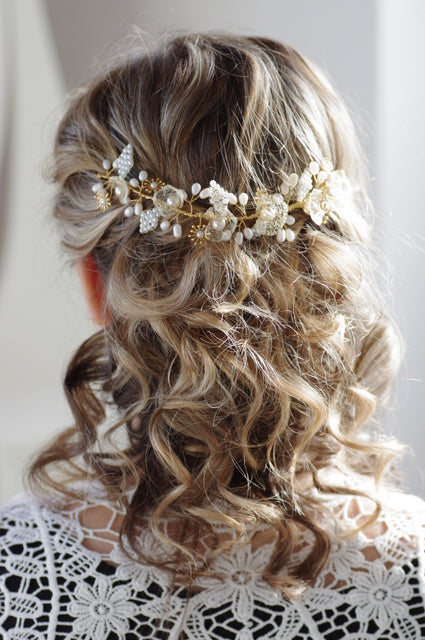 Bridal Haarranke – Gold oder Silber Haarschmuck mit Blumen & Perlen