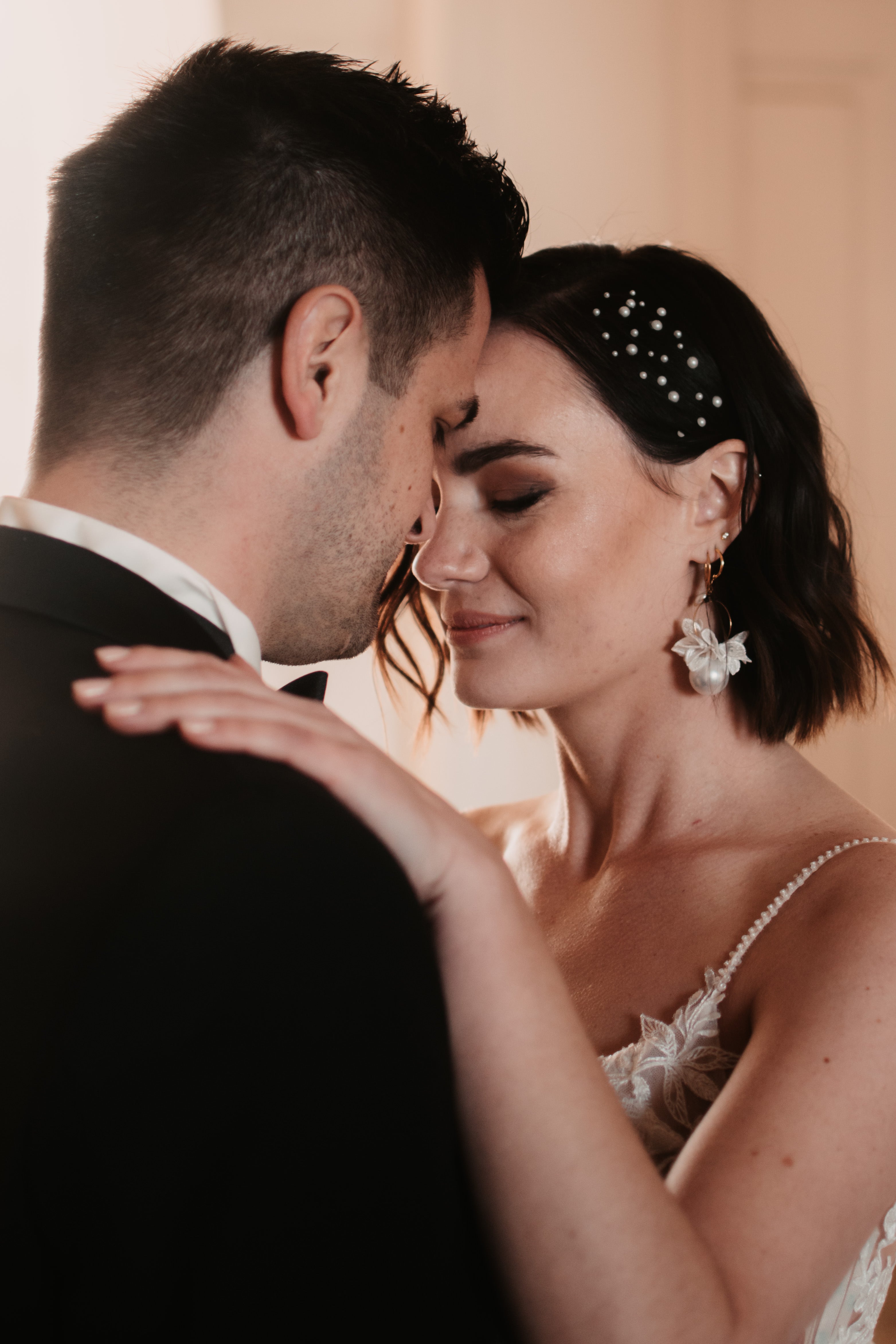 Perlen Ohrring – Statement Brautohrringe mit großer Perle & Spitzenblumen