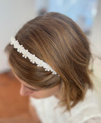 Blumen Haarreif Kommunion – Weiße/Ivory Blütenspitze & Perle