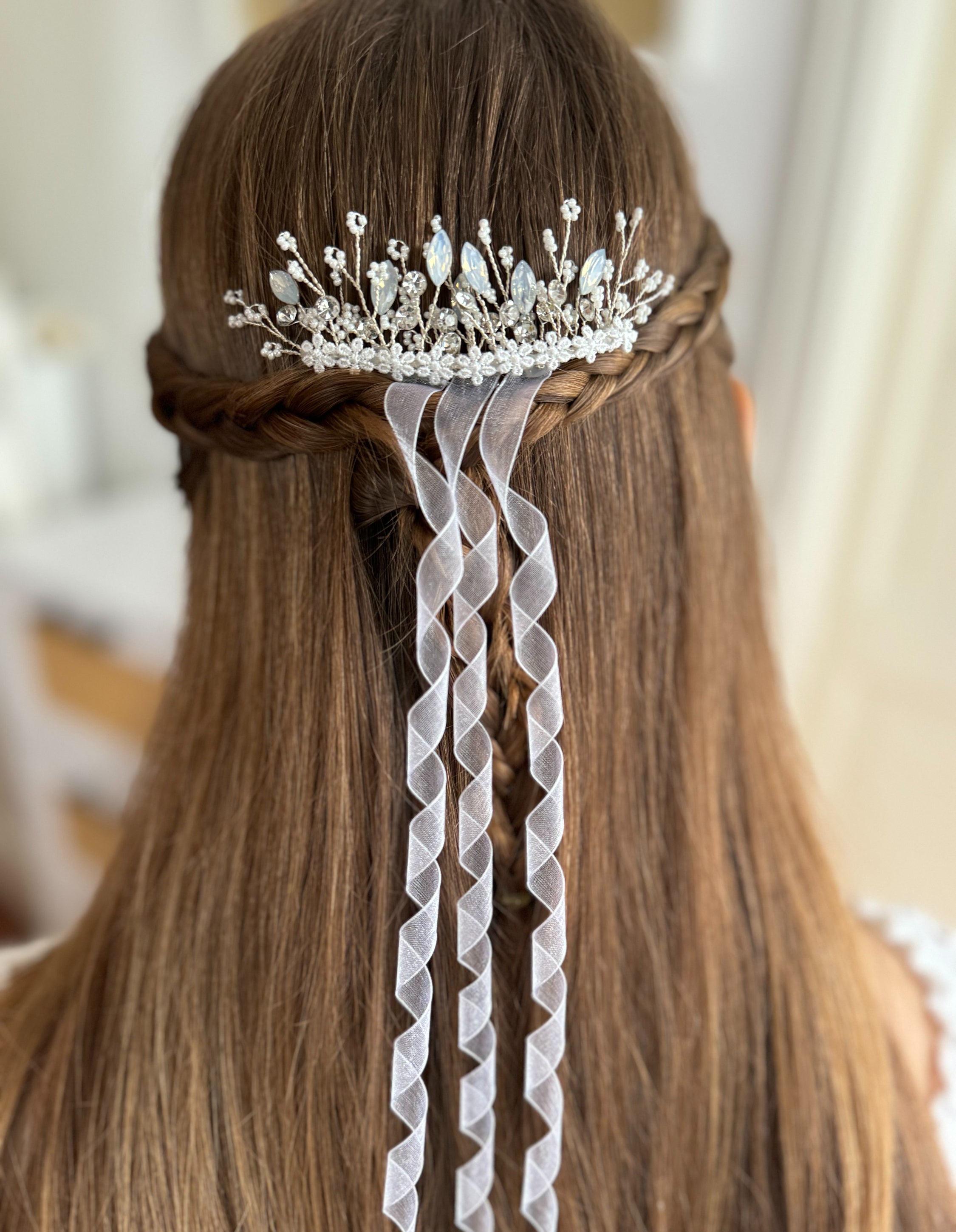 Strass Haarschmuck Kommunion – Spitzenblumen & funkelnder Haarkamm