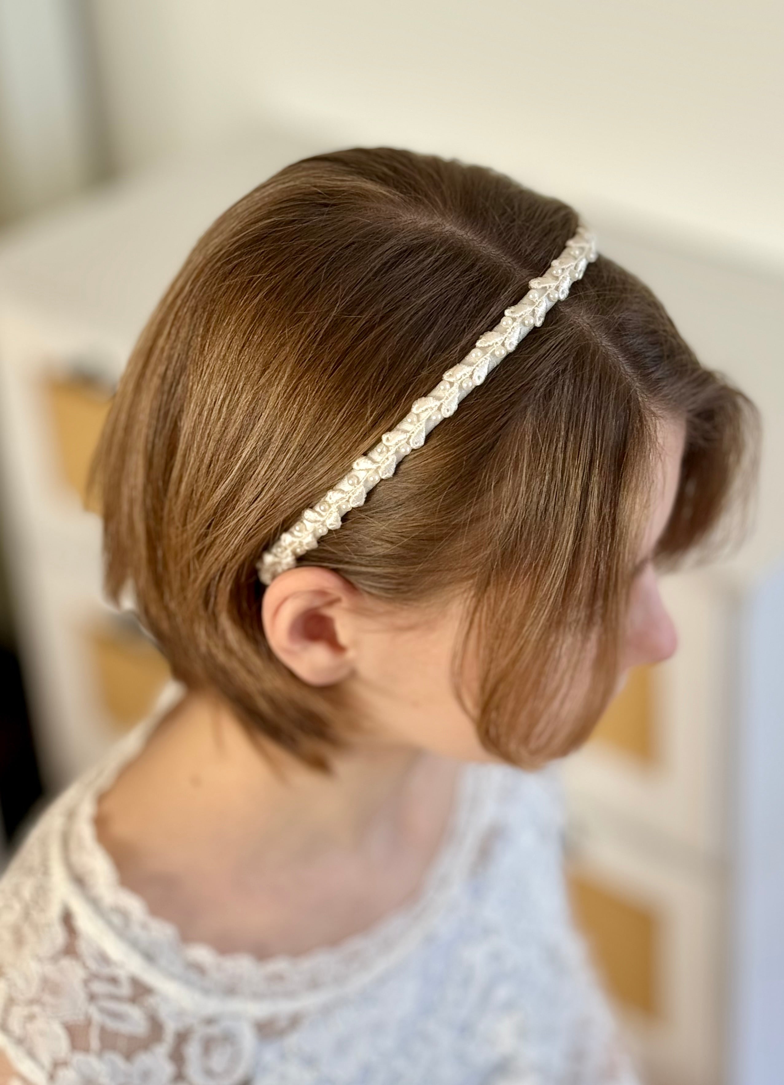 Haarreif Kommunion – Zarter Haarschmuck mit Spitze und Perlen