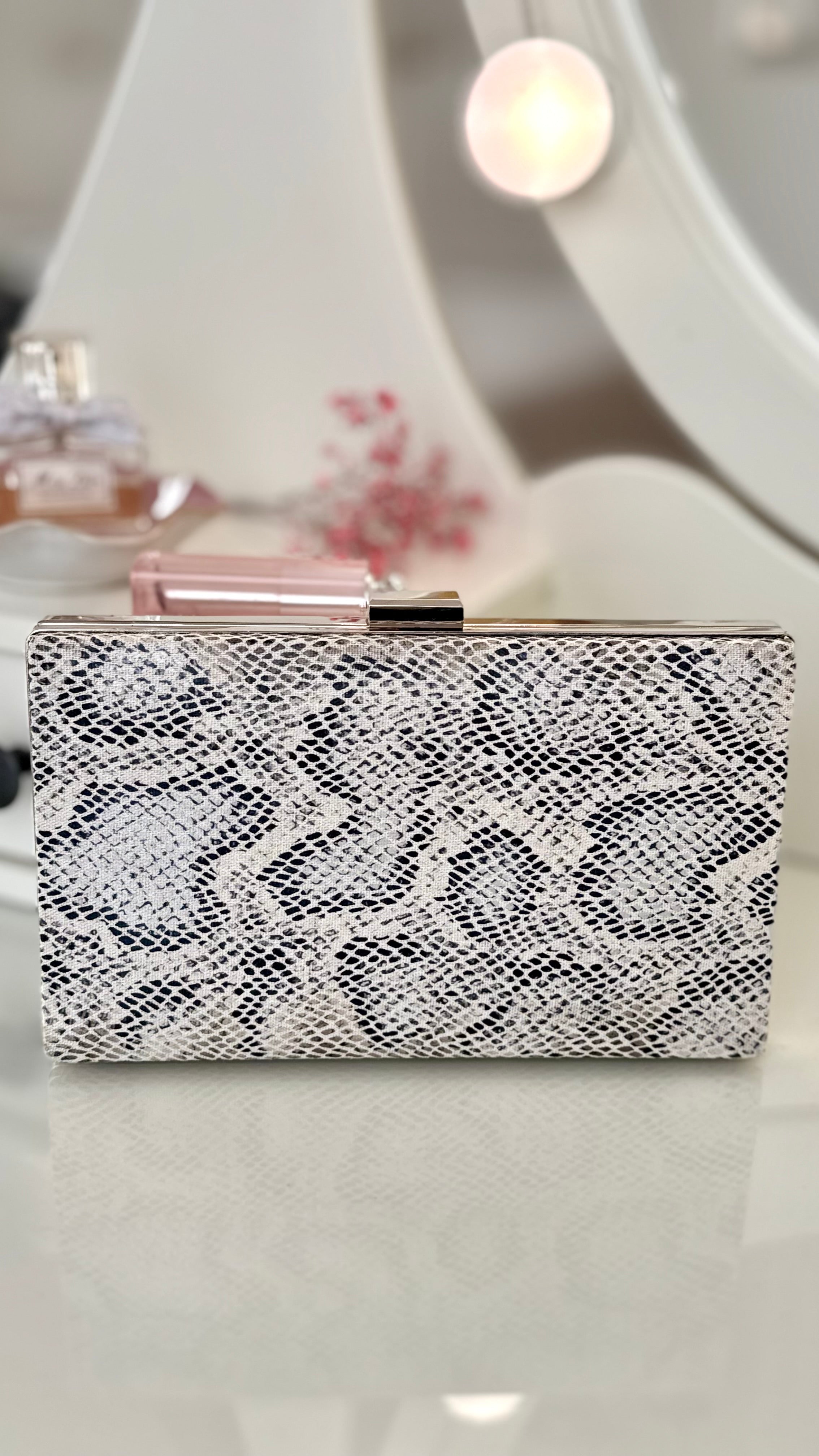 Elegante Abendtasche Snake Print Weiß-Schwarz – Damen Clutch