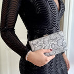 Clutch Snake Print – elegante Abendtasche in Schlangenoptik Weiß Schwarz | Damen