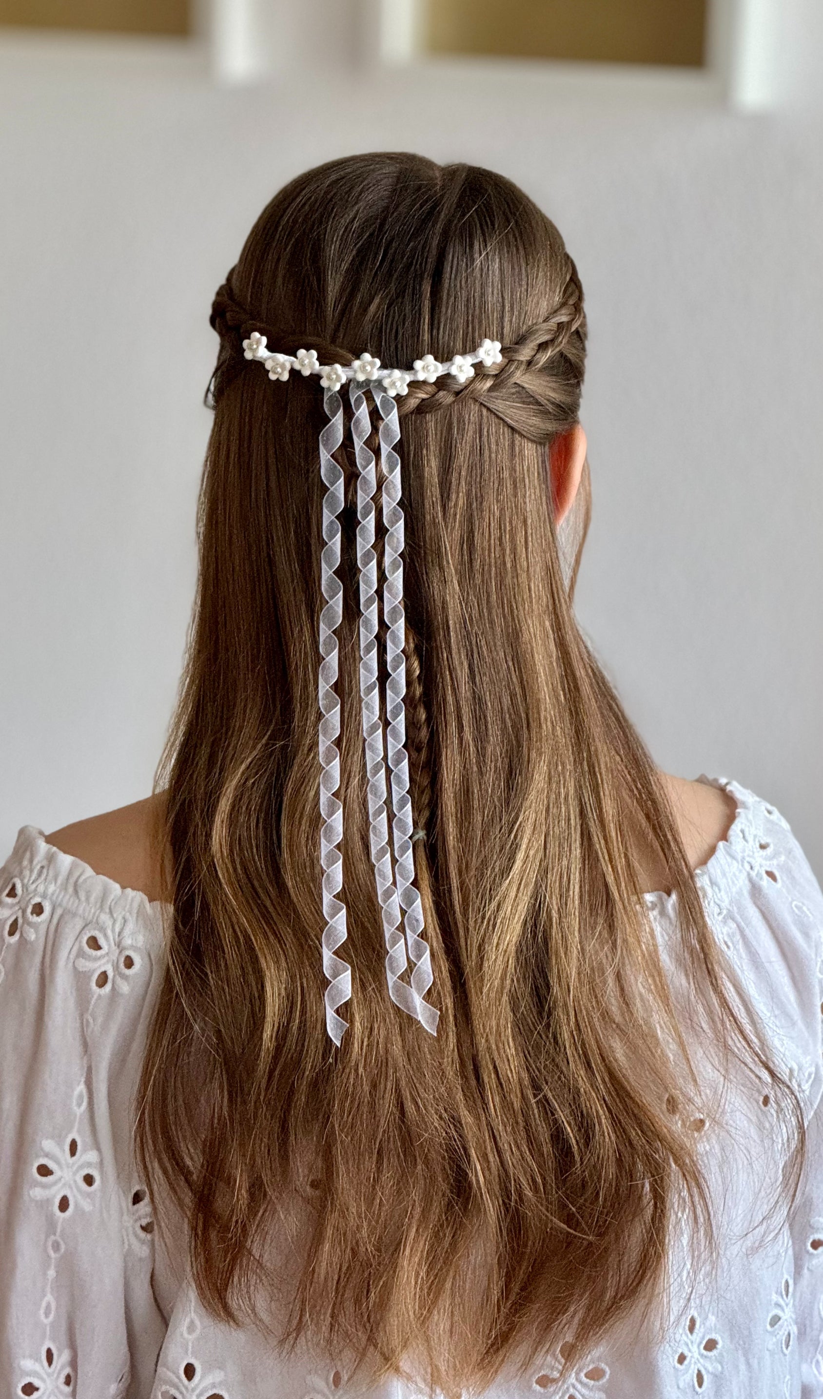 Weißer Haarkamm – Festlicher Kommunion Haarschmuck mit Blumen & Bändern