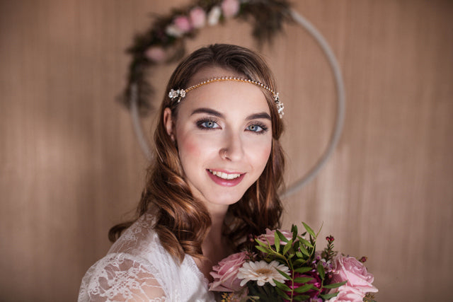 Bridal Stirnband – Vintage Haarband mit Blumen, Bronzeelementen & Swarovski