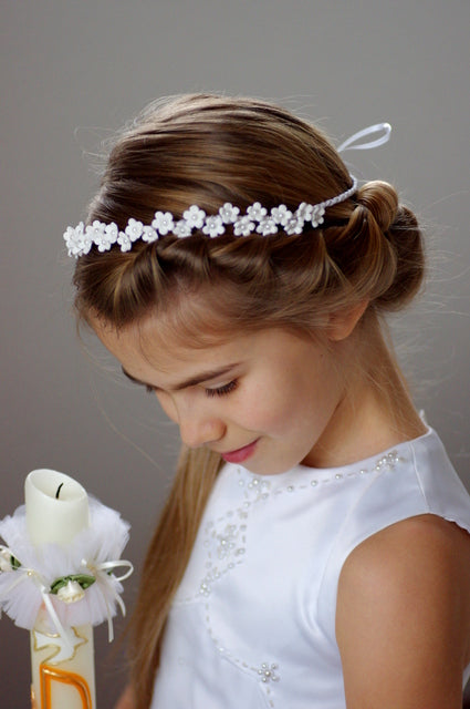 Blumen Stirnband – Kommunion Haarband mit handgefertigten Blumen & Perlen
