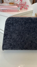 Schwarze Clutch – Elegante Abendtasche mit goldener Kette für Damen