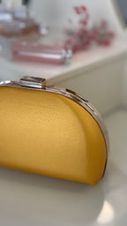 Gelbe Clutch – Elegante Abendtasche aus Lederimitat mit Goldkette