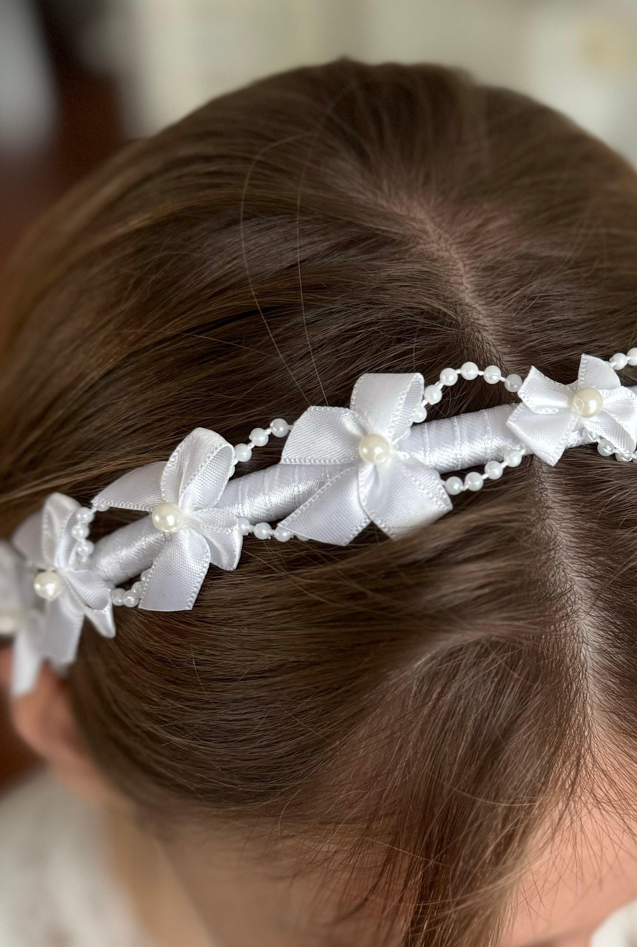 Perlen Haarreif Kommunion – Weißes Schleifen- & Perlenband