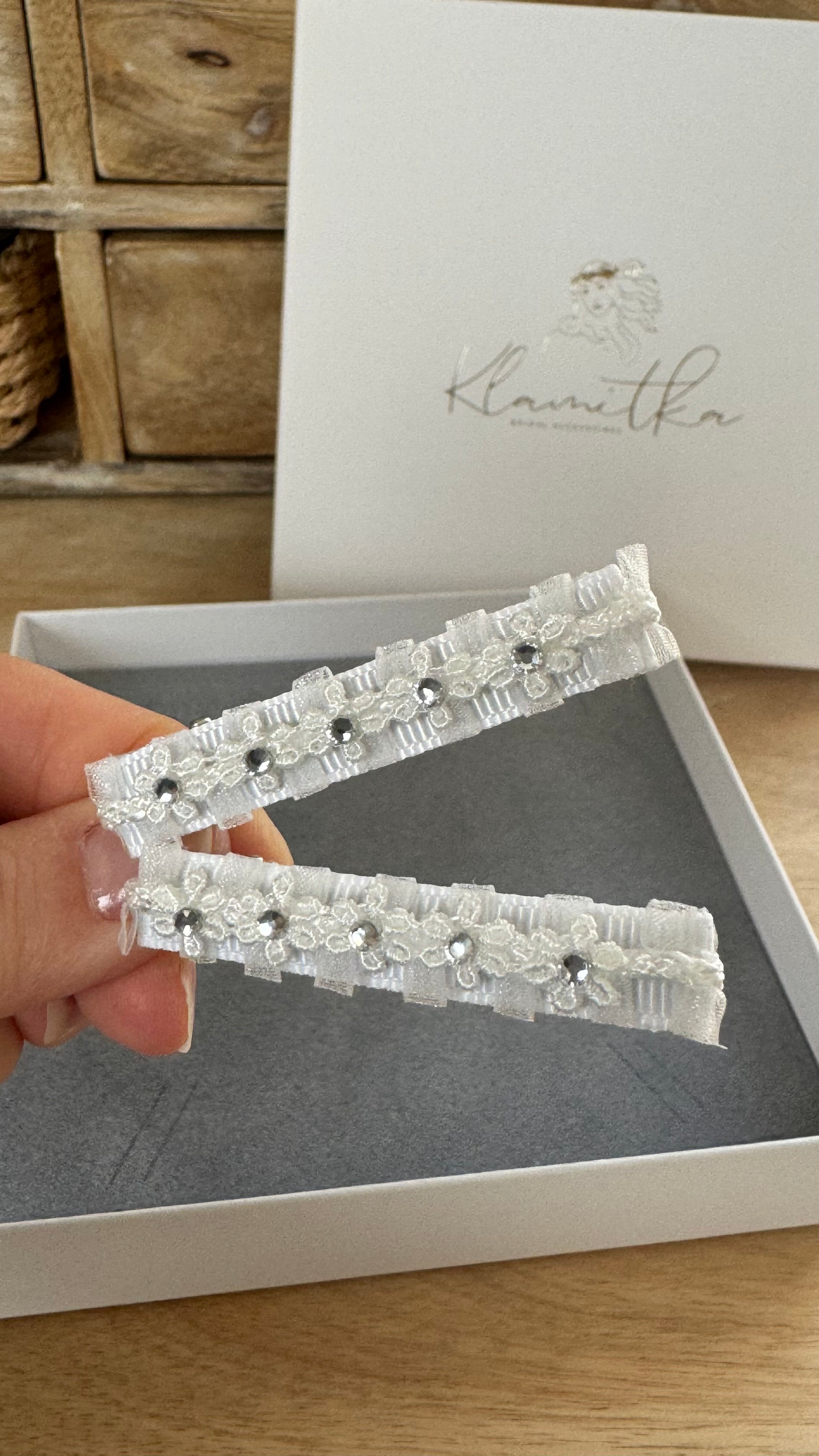 Mädchen Haarschmuck Kommunion – Haarklammern mit Blumen & Strass