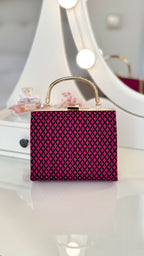 Clutch Muster – Schwarz/Pink Abendtasche mit Kette & Henkel