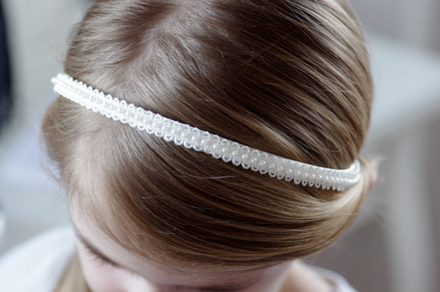 Ivory Haarreif – Eleganter Kommunion Haarschmuck mit Spitze & Perlen