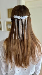 Mädchen Haarschmuck Kommunion – Satinblätter & Pailletten-Fransen