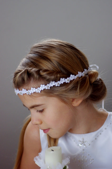 Perlen Haarband – Kommunion Haarband aus Spitzenblüten & Strasssteinen