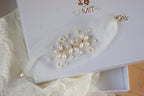 Braut Armband – Zartes Tüllarmband mit Süßwasserperlen & Kristallen