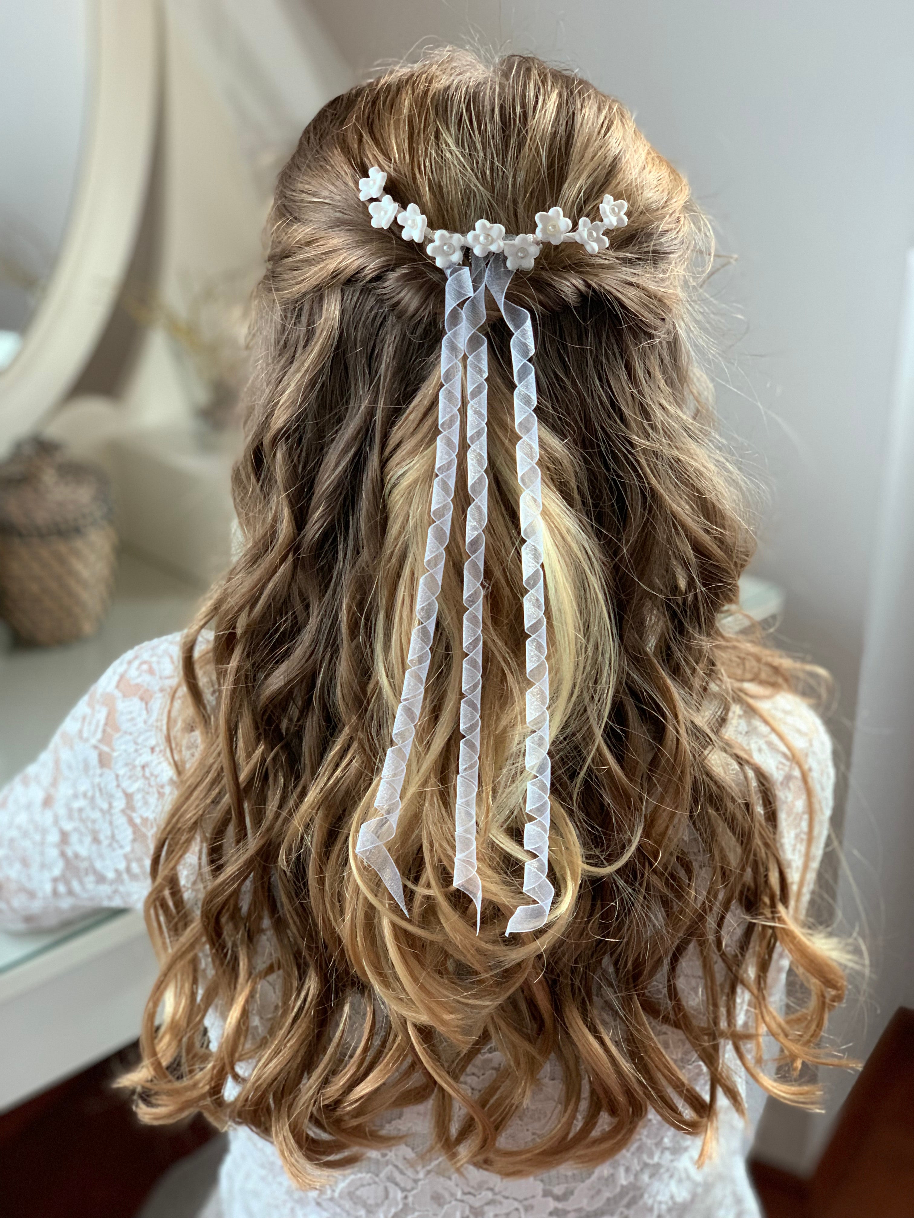 Weißer Haarkamm – Festlicher Kommunion Haarschmuck mit Blumen & Bändern