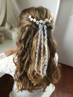 Weißer Haarkamm – Festlicher Kommunion Haarschmuck mit Blumen & Bändern