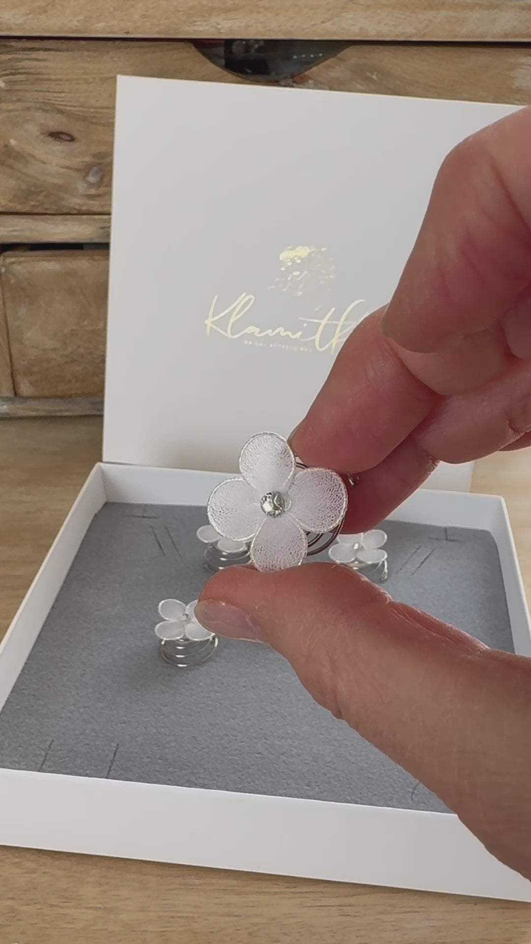 Haarschmuck Kommunion, Haar Curlies Kommunion, Blumen Curlies in weiß mit Strassstein