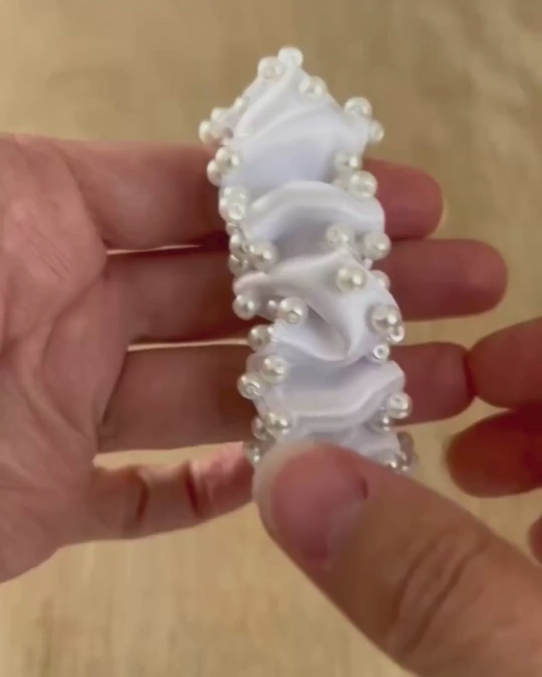 Dutt Haarband Kommunion – Weißes elastisches Haarband mit Perlen