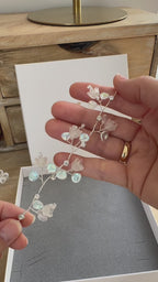 Haarschmuck für Kommunion, Haarranke mit weißen  Perlmuttblumen und Swarowskisteinen